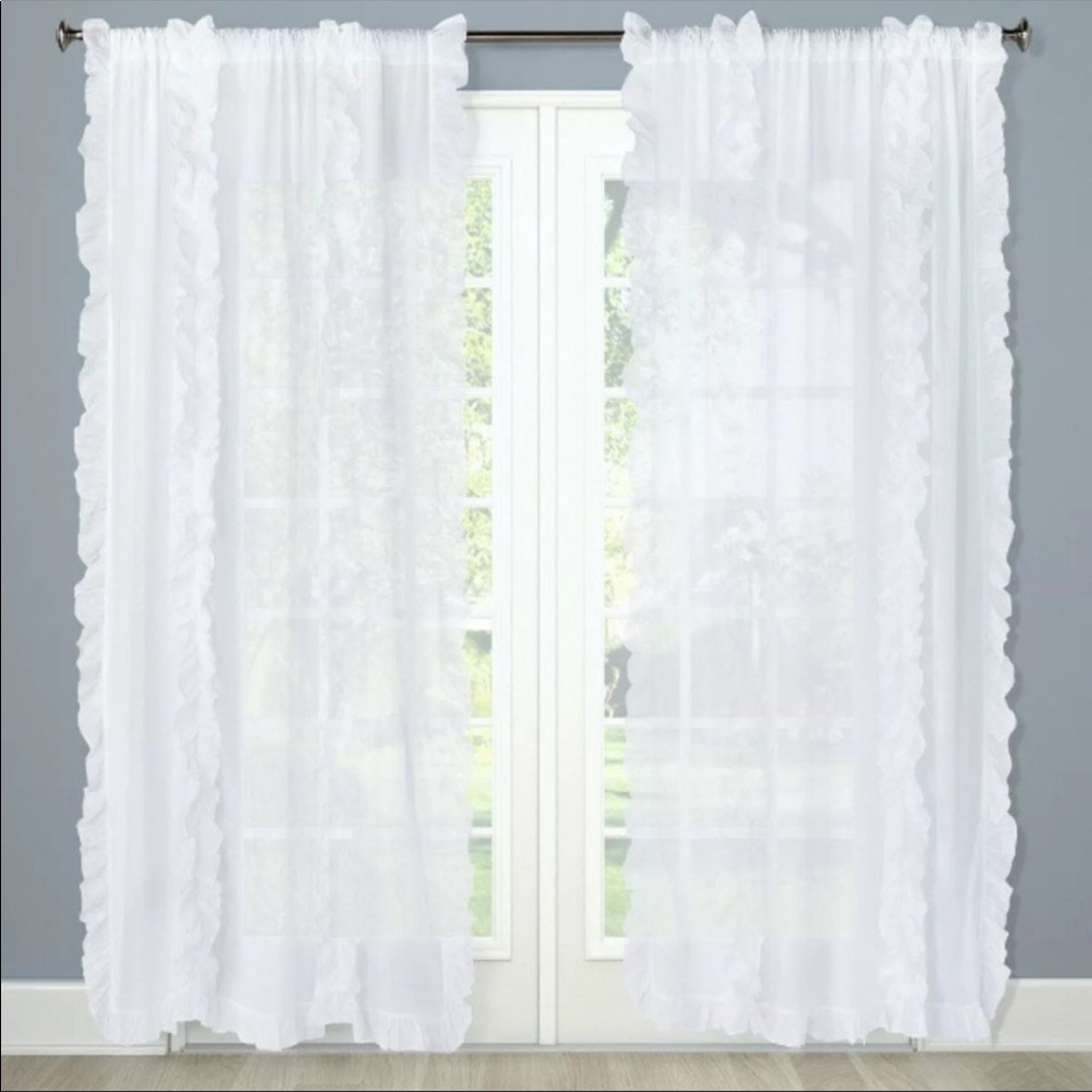 Simply Shabby Chic Ruffled window panel new